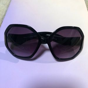 Woman’s sunglasses